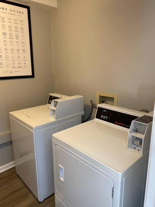 The Irene - 2 Bedroom Apt In Quilt Town, Usa Hamilton Екстериор снимка